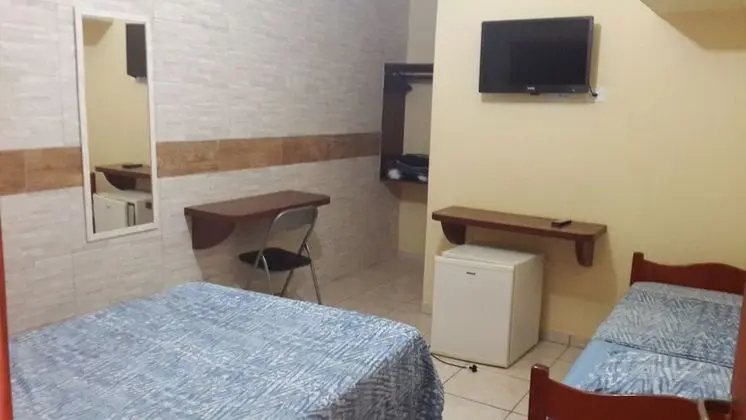 Üç Kişilik Oda