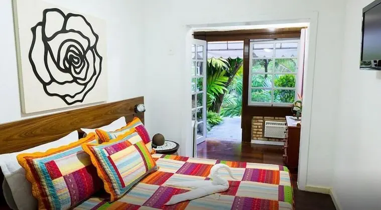 Traditional Tek Büyük Yataklı Oda