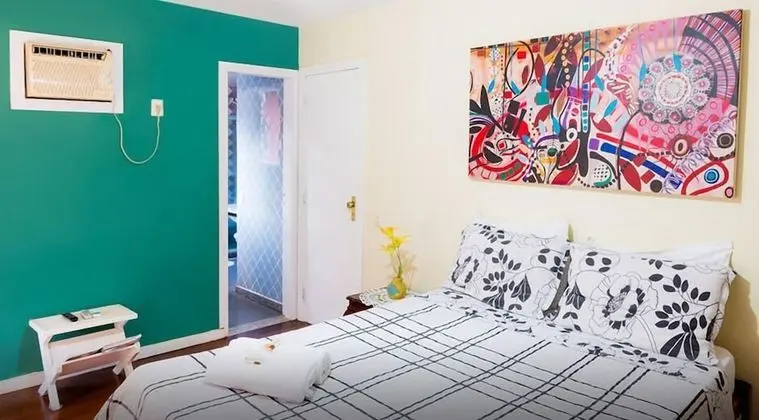 Traditional Tek Büyük Yataklı Oda