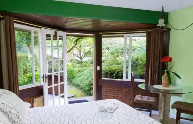 Traditional Tek Büyük Yataklı Oda