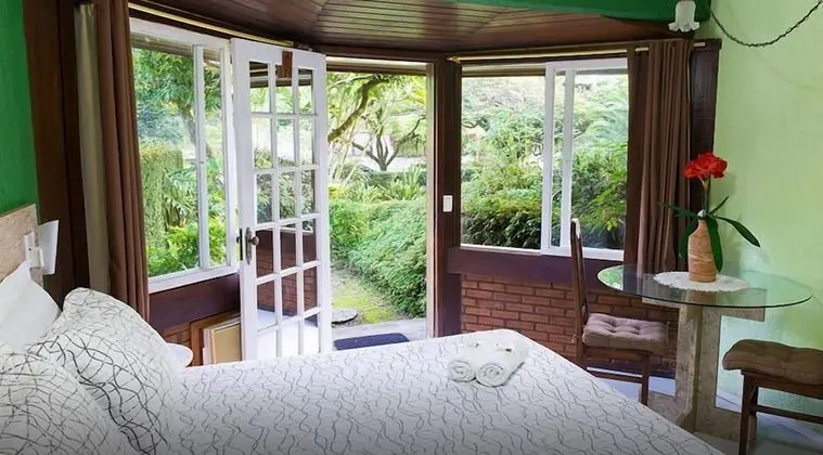 Traditional Tek Büyük Yataklı Oda