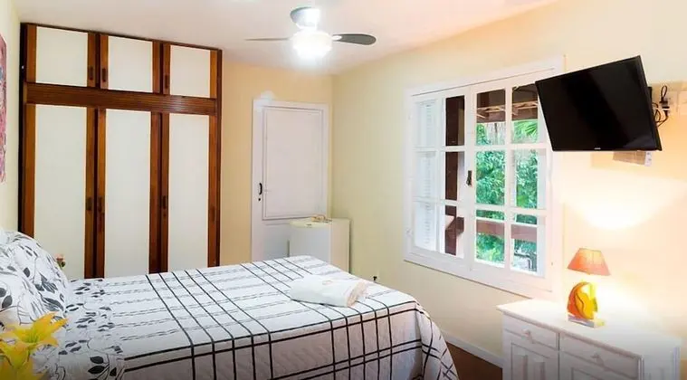 Traditional Tek Büyük Yataklı Oda