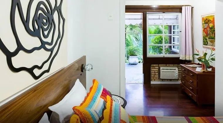 Traditional Tek Büyük Yataklı Oda