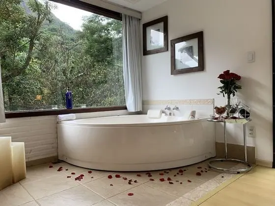 Superior Tek Büyük veya İki Ayrı Yataklı Oda