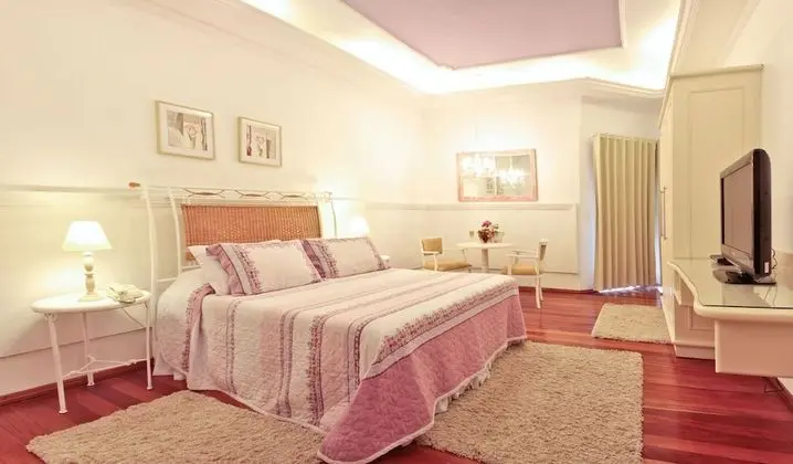 Premium Tek Büyük Yataklı Oda