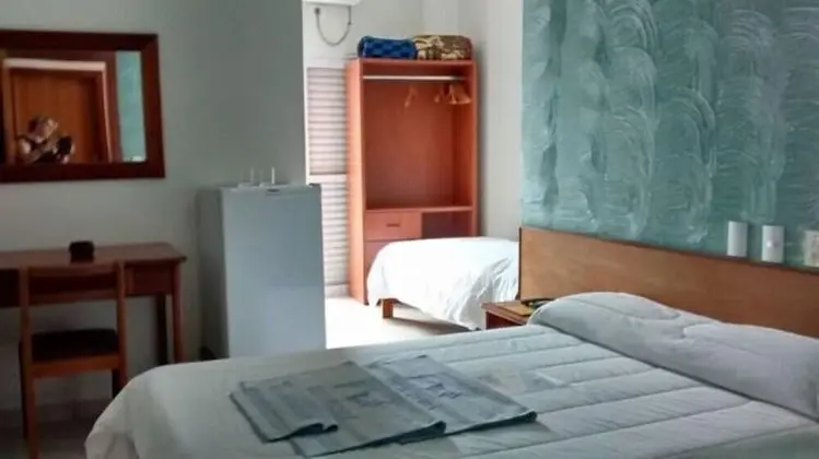 Üç Kişilik Oda