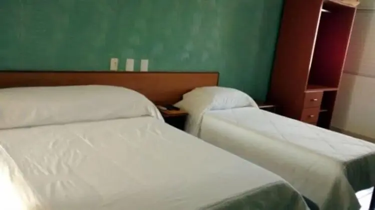 Üç Kişilik Oda