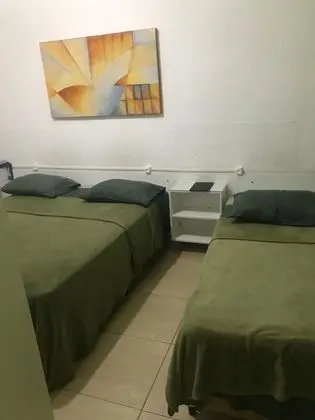 Üç Kişilik Oda, Birden Çok Yatak