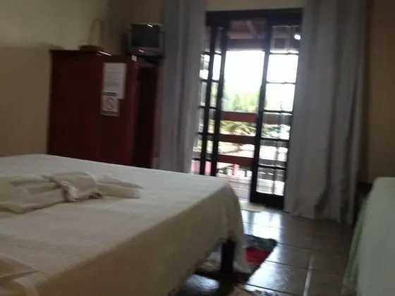 Suite Duplo Piso Superior janela para os fundos