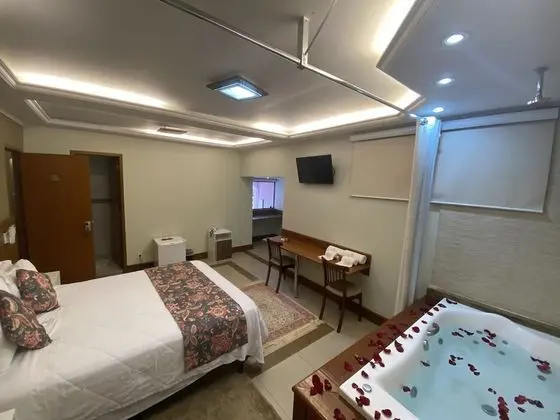 Deluxe Tek Büyük Yataklı Oda