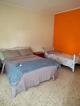 Üç Kişilik Oda, Birden Çok Yatak