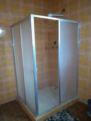 Üç Kişilik Oda, Birden Çok Yatak