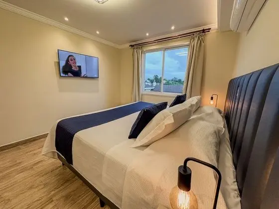 Luxury Tek Büyük Yataklı Oda