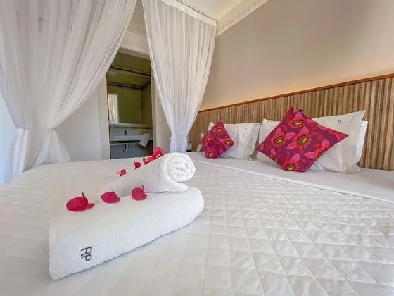 Suite Master, Lake View