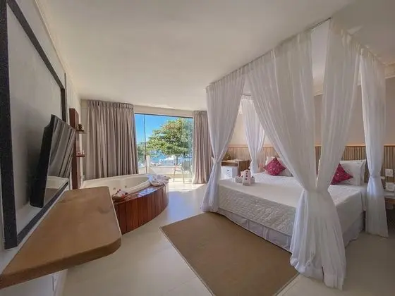 Suite Master, Lake View