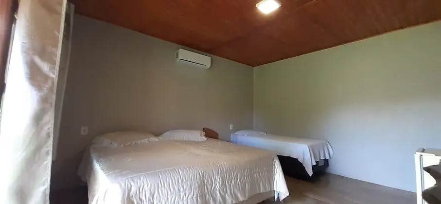 Traditional Tek Büyük Yataklı Oda