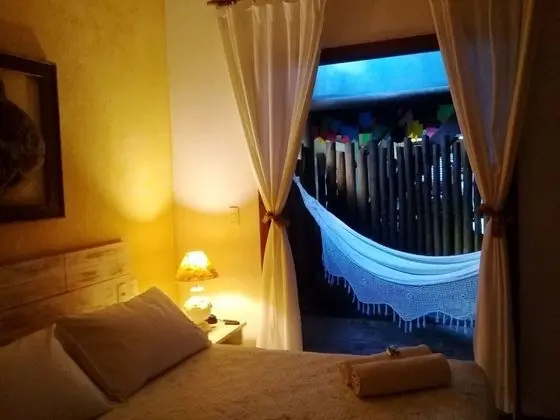 QUARTO DUPLO COM VARANDA