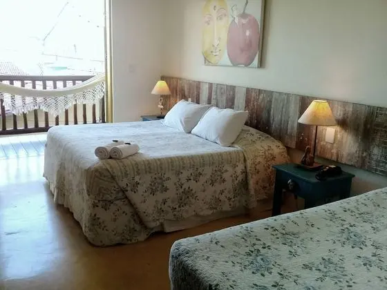 QUARTO QUADRUPLO COM VARANDA