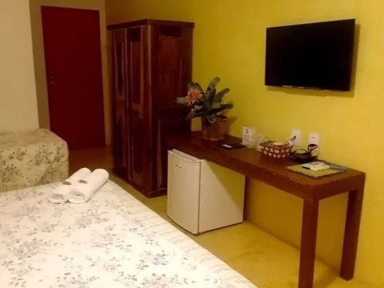 QUARTO QUADRUPLO COM VARANDA