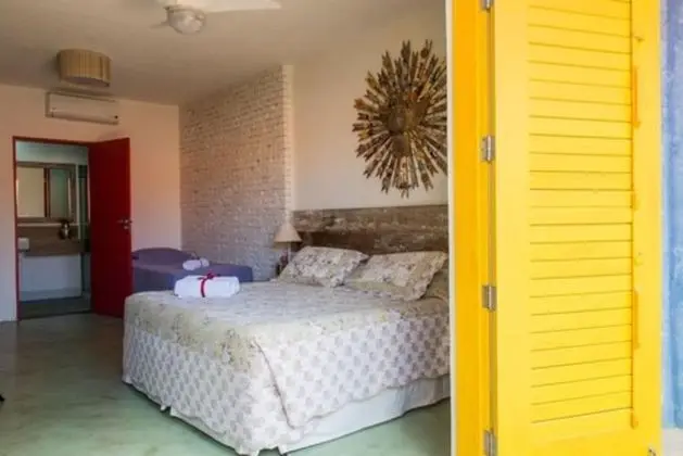 QUARTO QUADRUPLO COM VARANDA
