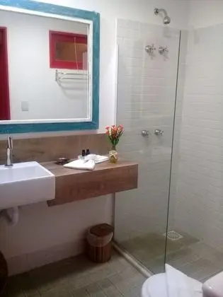 QUARTO QUADRUPLO COM VARANDA