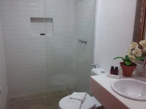 QUARTO QUADRUPLO COM VARANDA