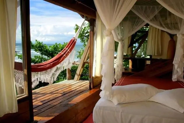 Suíte superior Plus com vista para o mar e varanda 2 hospedes