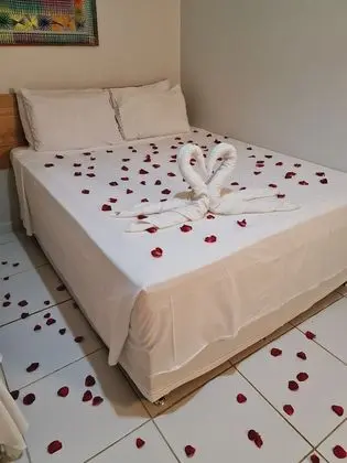 Comfort Tek Büyük Yataklı Oda, Havuz Manzaralı