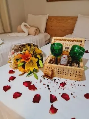 Comfort Tek Büyük Yataklı Oda, Havuz Manzaralı