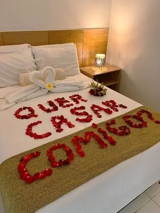 Comfort Tek Büyük Yataklı Oda, Havuz Manzaralı