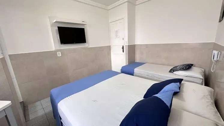 Üç Kişilik Oda