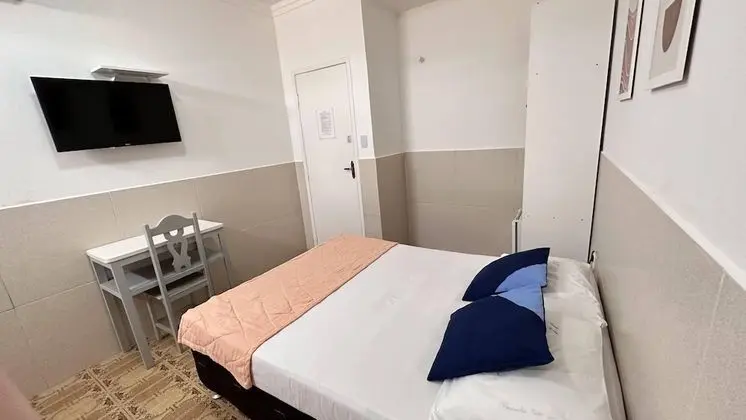 Üç Kişilik Oda