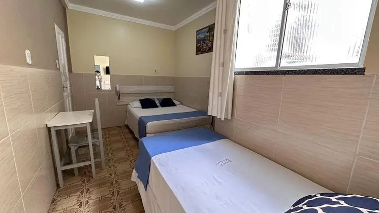 Üç Kişilik Oda