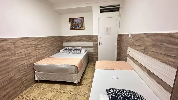 Üç Kişilik Oda