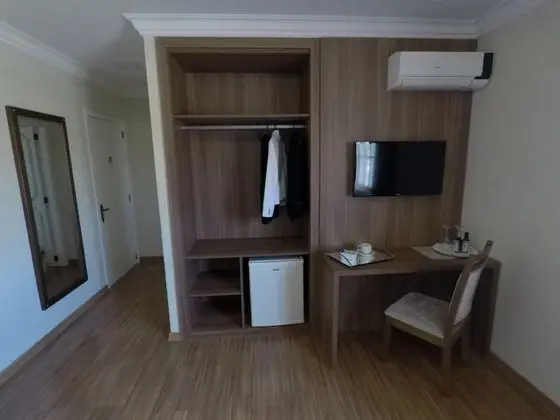 Üç Kişilik Oda