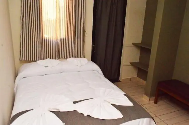 Luxury Tek Büyük Yataklı Oda