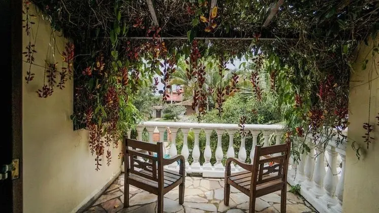Tek Büyük veya İki Ayrı Yataklı Oda, Balkon, Bahçe Manzaralı