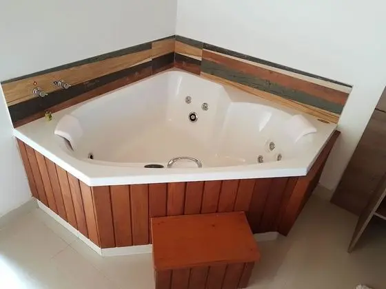 Luxury Süit, Jakuzi