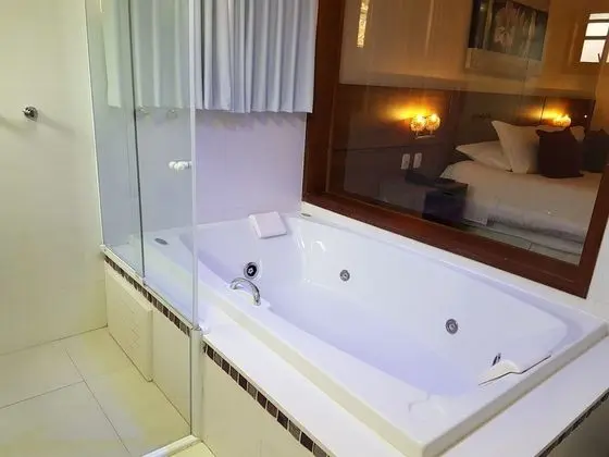 Luxury Süit, Jakuzi
