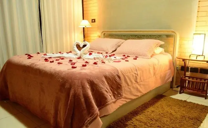 Deluxe Tek Büyük Yataklı Oda, Sıcak Su Havuzu