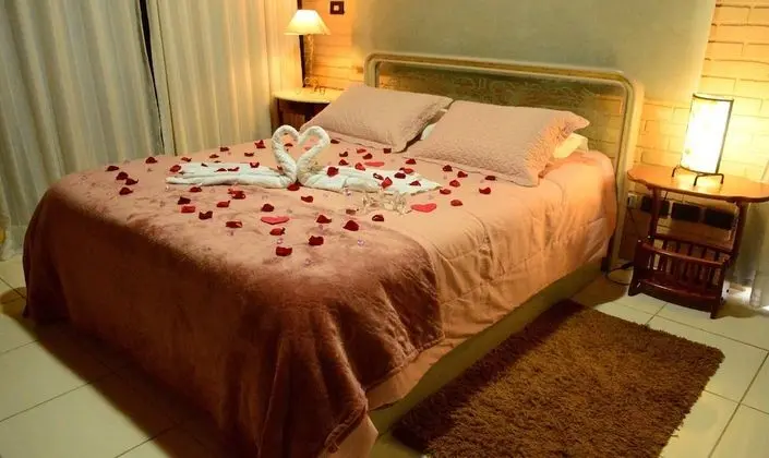 Deluxe Tek Büyük Yataklı Oda, Sıcak Su Havuzu