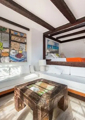 Superior Stüdyo, Balkon