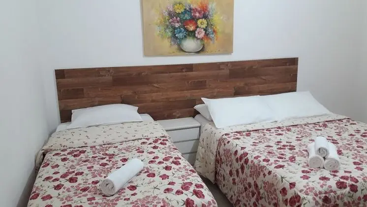 Üç Kişilik Oda