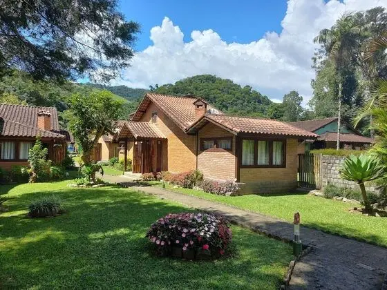Luxury Oda