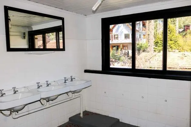 Economy Ortak Ranzalı Oda, 1 Çift Kişilik Yatak, Avlu Manzaralı