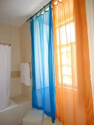 Tek Büyük veya İki Ayrı Yataklı Oda, Özel Banyo