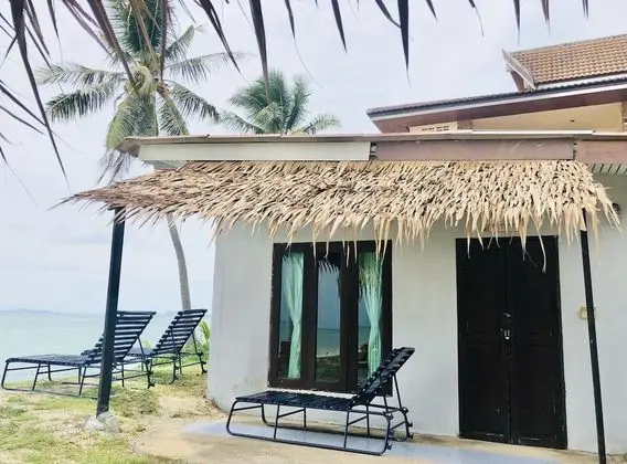 Deluxe Beach Bungalow A/C