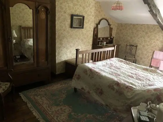 Tek Büyük Yataklı Oda, Ortak Banyo