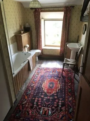 Tek Büyük Yataklı Oda, Ortak Banyo
