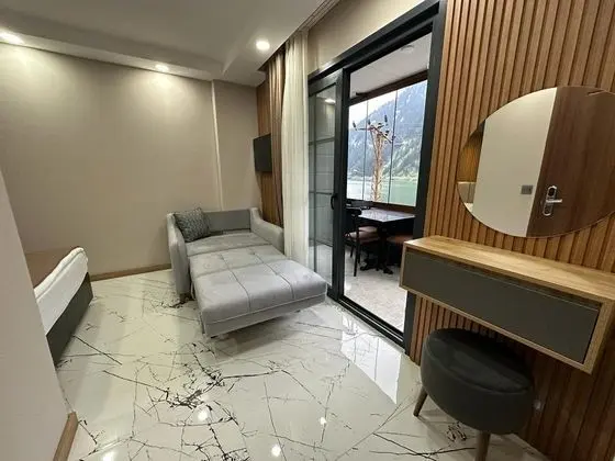 Deluxe King Oda, Göl Manzaralı, Balkonlu